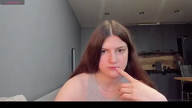 Snapshot of lesleyfit chatting on 06-07-26, 02:05 lesleyfit online show from 06-07-26, 02:05