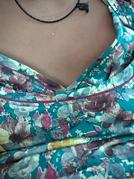 riyana tai online show from 06-15-26, 01:19