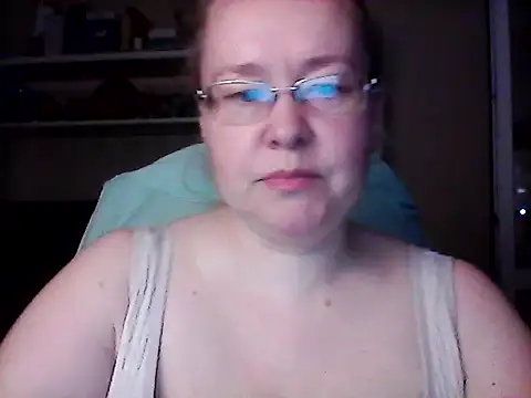 Snapshot of Viola27 chatting on 06-17-26, 03:46 Viola27 online show from 06-17-26, 03:46