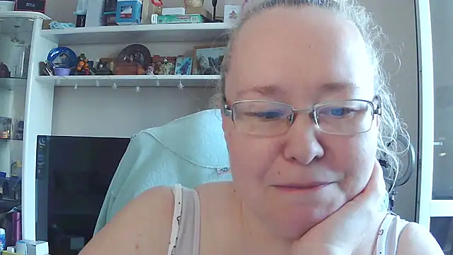 Snapshot of Viola27 chatting on 07-05-26, 08:10 Viola27 online show from 07-05-26, 08:10