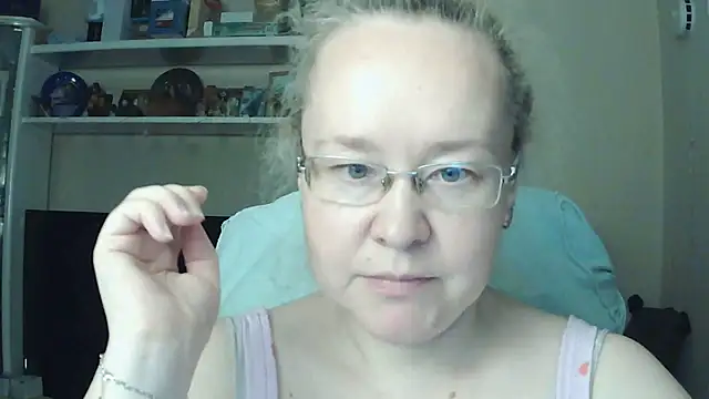 Snapshot of Viola27 chatting on 07-06-26, 04:42 Viola27 online show from 07-06-26, 04:42