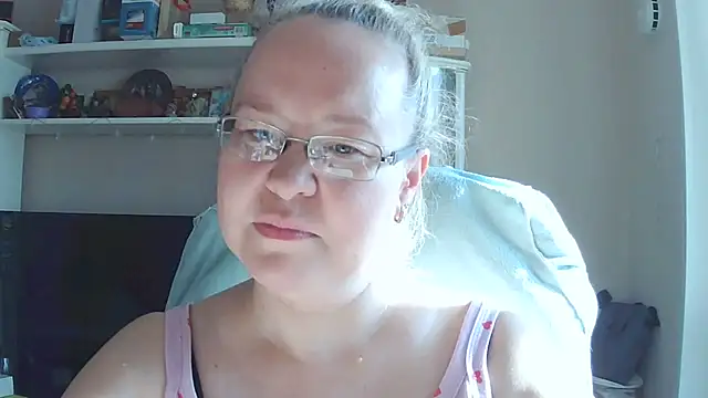 Snapshot of Viola27 chatting on 07-08-26, 01:43 Viola27 online show from 07-08-26, 01:43