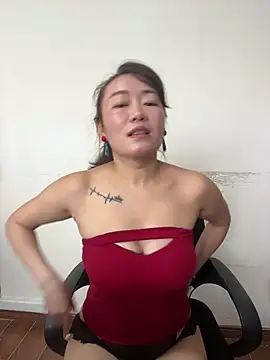 Snapshot of mollymm chatting on 06-18-26, 02:56 mollymm online show from 06-18-26, 02:56