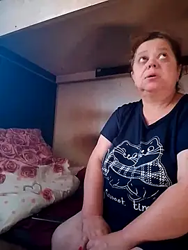 Snapshot of oksana72 chatting on 09-21-25, 06:26 oksana72 online show from 09-21-25, 06:26