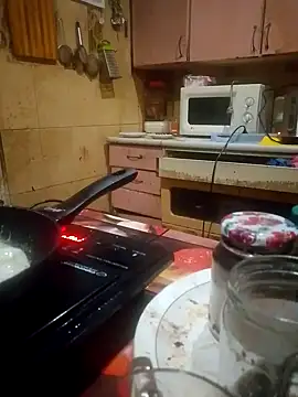 Snapshot of oksana72 chatting on 09-28-25, 07:30 oksana72 online show from 09-28-25, 07:30