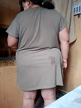 Snapshot of oksana72 chatting on 02-25-26, 06:34 oksana72 online show from 02-25-26, 06:34