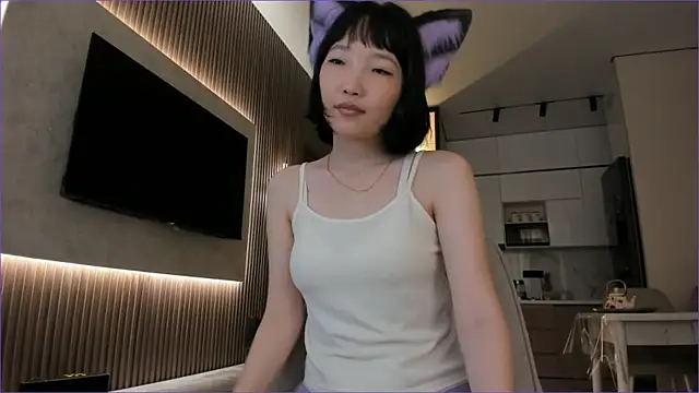 Snapshot of lumimii chatting on 06-13-26, 04:32 lumimii online show from 06-13-26, 04:32