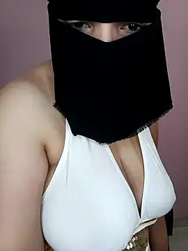 Snapshot of hot_farawla00 chatting on 06-21-26, 08:50 hot farawla00 online show from 06-21-26, 08:50