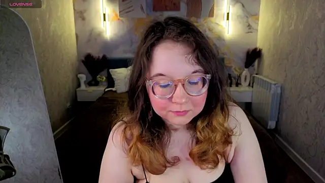 Snapshot of Aleks-casterrr chatting on 06-10-26, 05:23 Aleks-casterrr online show from 06-10-26, 05:23