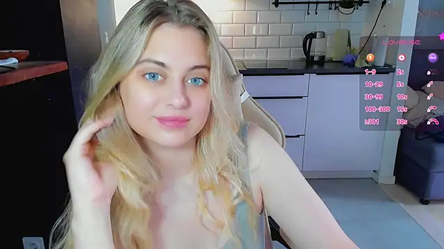 Snapshot of blonde_kellyy chatting on 07-24-26, 03:37 blonde kellyy online show from 07-24-26, 03:37