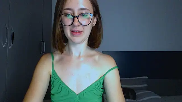 Snapshot of sofiacrystal chatting on 06-10-26, 03:55 sofiacrystal online show from 06-10-26, 03:55