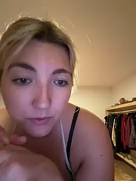 Snapshot of LauraStarr chatting on 07-22-26, 04:54 LauraStarr online show from 07-22-26, 04:54