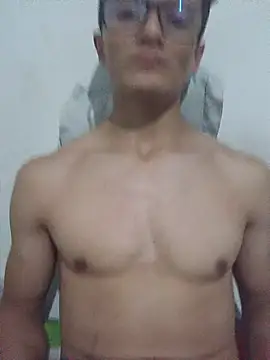 Davitfitnosuke online show from 06-14-26, 02:24