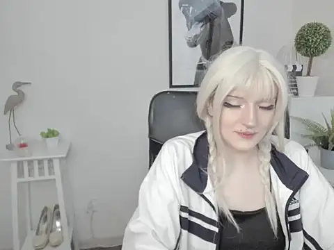 Snapshot of NikaDream chatting on 07-06-26, 12:35 NikaDream online show from 07-06-26, 12:35