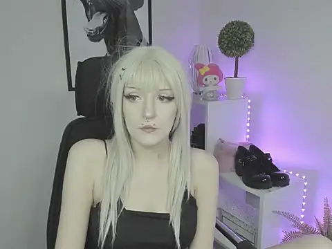 Snapshot of NikaDream chatting on 08-03-26, 12:54 NikaDream online show from 08-03-26, 12:54