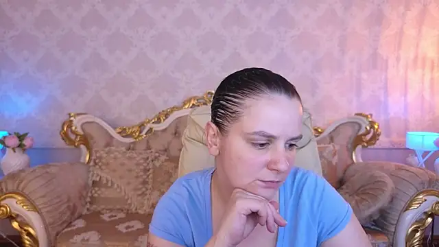 Snapshot of KatrinMilly chatting on 06-17-26, 01:01 KatrinMilly online show from 06-17-26, 01:01