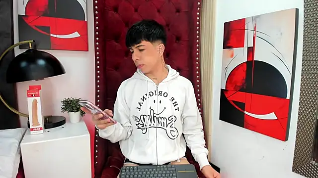 Snapshot of Mathyw_Mont chatting on 06-26-26, 03:55 Mathyw Mont online show from 06-26-26, 03:55