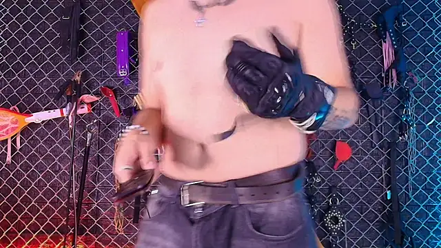Snapshot of Master_zeus_bdsm chatting on 06-12-26, 01:54 Master zeus bdsm online show from 06-12-26, 01:54