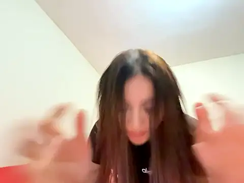 Snapshot of fresita_18 chatting on 06-18-26, 04:33 fresita 18 online show from 06-18-26, 04:33