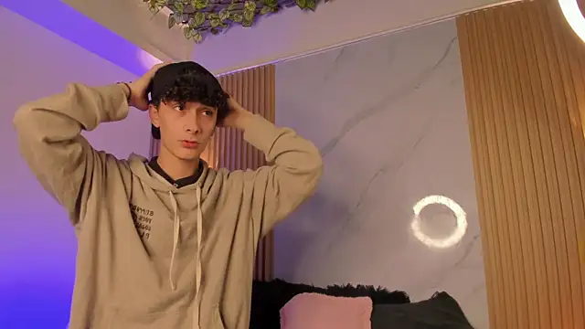 im ethan  online show from 06-30-26, 11:22