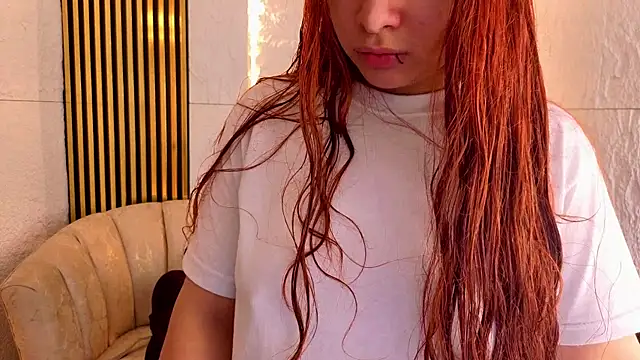Snapshot of sofia_red_cn chatting on 07-11-26, 01:52 sofia red cn online show from 07-11-26, 01:52