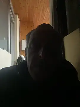 Snapshot of GeldenKuy chatting on 06-28-26, 07:31 GeldenKuy online show from 06-28-26, 07:31