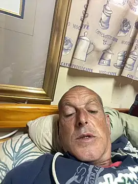 Snapshot of GeldenKuy chatting on 07-08-26, 10:09 GeldenKuy online show from 07-08-26, 10:09