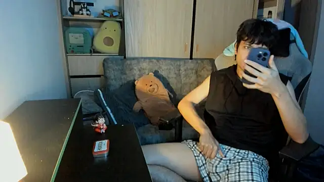 Snapshot of Akirokatsuru chatting on 06-15-26, 12:46 Akirokatsuru online show from 06-15-26, 12:46