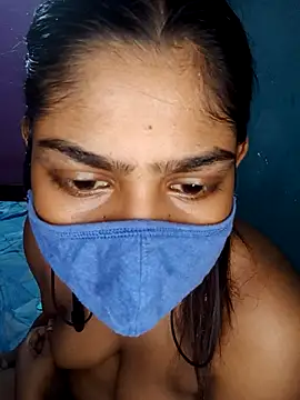 Snapshot of Model-031 chatting on 06-18-26, 12:20 Model-031 online show from 06-18-26, 12:20