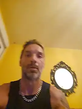 Snapshot of Davidfuckingthebich chatting on 07-17-26, 10:25 Davidfuckingthebich online show from 07-17-26, 10:25