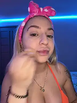 Snapshot of xLexi chatting on 07-17-26, 01:51 xLexi online show from 07-17-26, 01:51