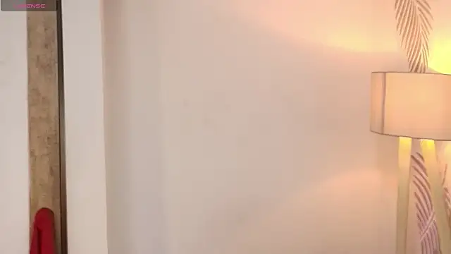 Sophie Collins  online show from 06-12-26, 03:49