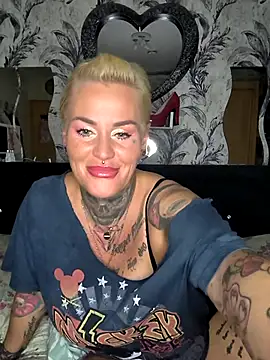 Snapshot of InkedMissLaBaehm chatting on 06-22-26, 08:39 InkedMissLaBaehm online show from 06-22-26, 08:39