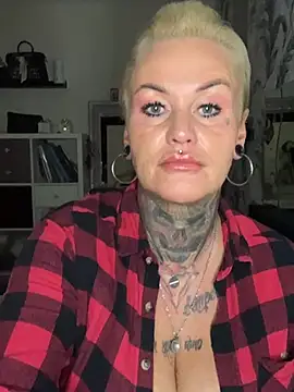 Snapshot of InkedMissLaBaehm chatting on 07-18-26, 10:57 InkedMissLaBaehm online show from 07-18-26, 10:57