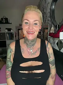 Snapshot of InkedMissLaBaehm chatting on 08-01-26, 11:14 InkedMissLaBaehm online show from 08-01-26, 11:14