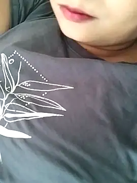 Snapshot of Missridhi chatting on 06-12-26, 06:45 Missridhi online show from 06-12-26, 06:45