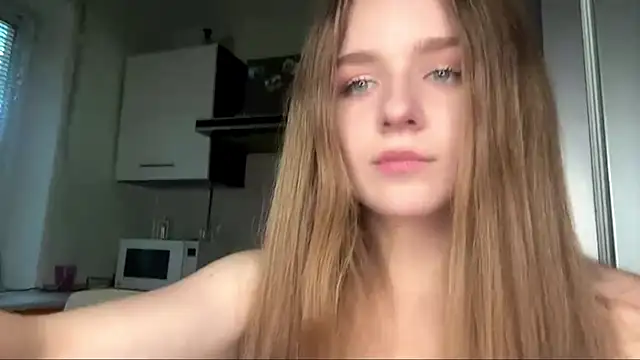 Snapshot of Annaeyes chatting on 06-18-26, 05:06 Annaeyes online show from 06-18-26, 05:06