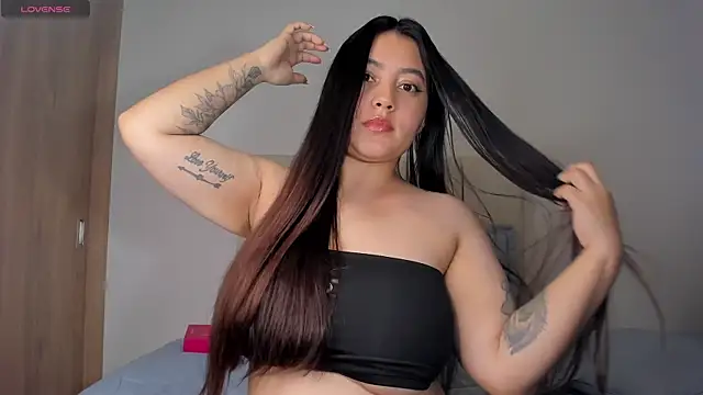 Snapshot of little_caro chatting on 07-24-26, 04:49 little caro online show from 07-24-26, 04:49