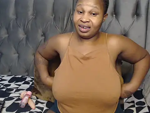 Snapshot of Loyal_Alisha chatting on 07-07-26, 07:23 Loyal Alisha online show from 07-07-26, 07:23