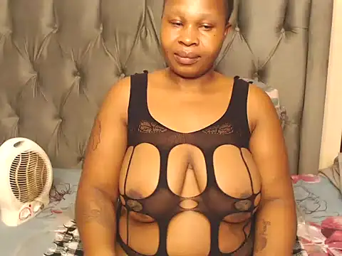Snapshot of Loyal_Alisha chatting on 07-23-26, 04:21 Loyal Alisha online show from 07-23-26, 04:21