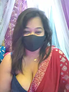 Snapshot of beauty_lisa- chatting on 06-21-26, 07:11 beauty lisa- online show from 06-21-26, 07:11
