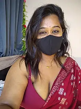 Snapshot of beauty_lisa- chatting on 06-25-26, 06:45 beauty lisa- online show from 06-25-26, 06:45