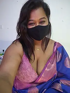 Snapshot of beauty_lisa- chatting on 07-13-26, 08:55 beauty lisa- online show from 07-13-26, 08:55