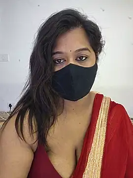 Snapshot of beauty_lisa- chatting on 07-23-26, 07:50 beauty lisa- online show from 07-23-26, 07:50