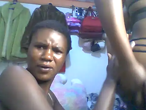 Snapshot of Ladysweetness23 chatting on 06-13-26, 05:33 Ladysweetness23 online show from 06-13-26, 05:33