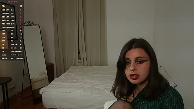 LumiNika online show from 06-14-26, 04:09
