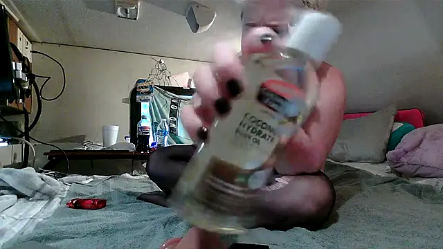 lillyannn321 online show from 06-14-26, 05:48