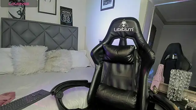 Snapshot of Cattleya_Love chatting on 06-14-26, 01:36 Cattleya Love online show from 06-14-26, 01:36