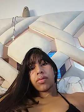 Snapshot of candylatina21 chatting on 08-03-26, 01:16 candylatina21 online show from 08-03-26, 01:16