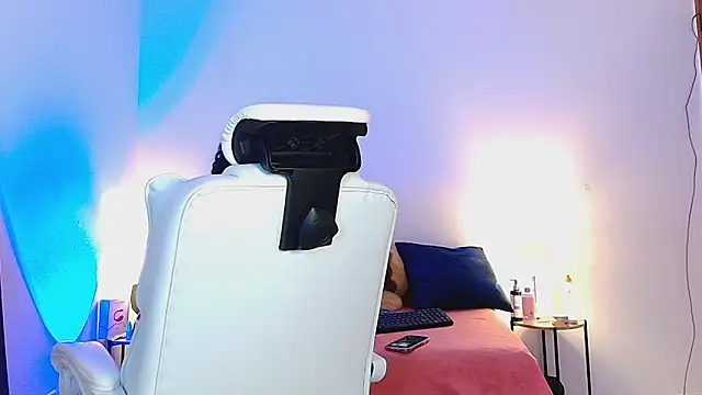 Snapshot of Isabella_Sophia19 chatting on 06-29-26, 12:28 Isabella Sophia19 online show from 06-29-26, 12:28